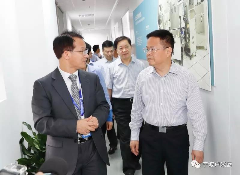 省委副書記、市委書記鄭柵潔來(lái)盧米藍(lán)調(diào)研